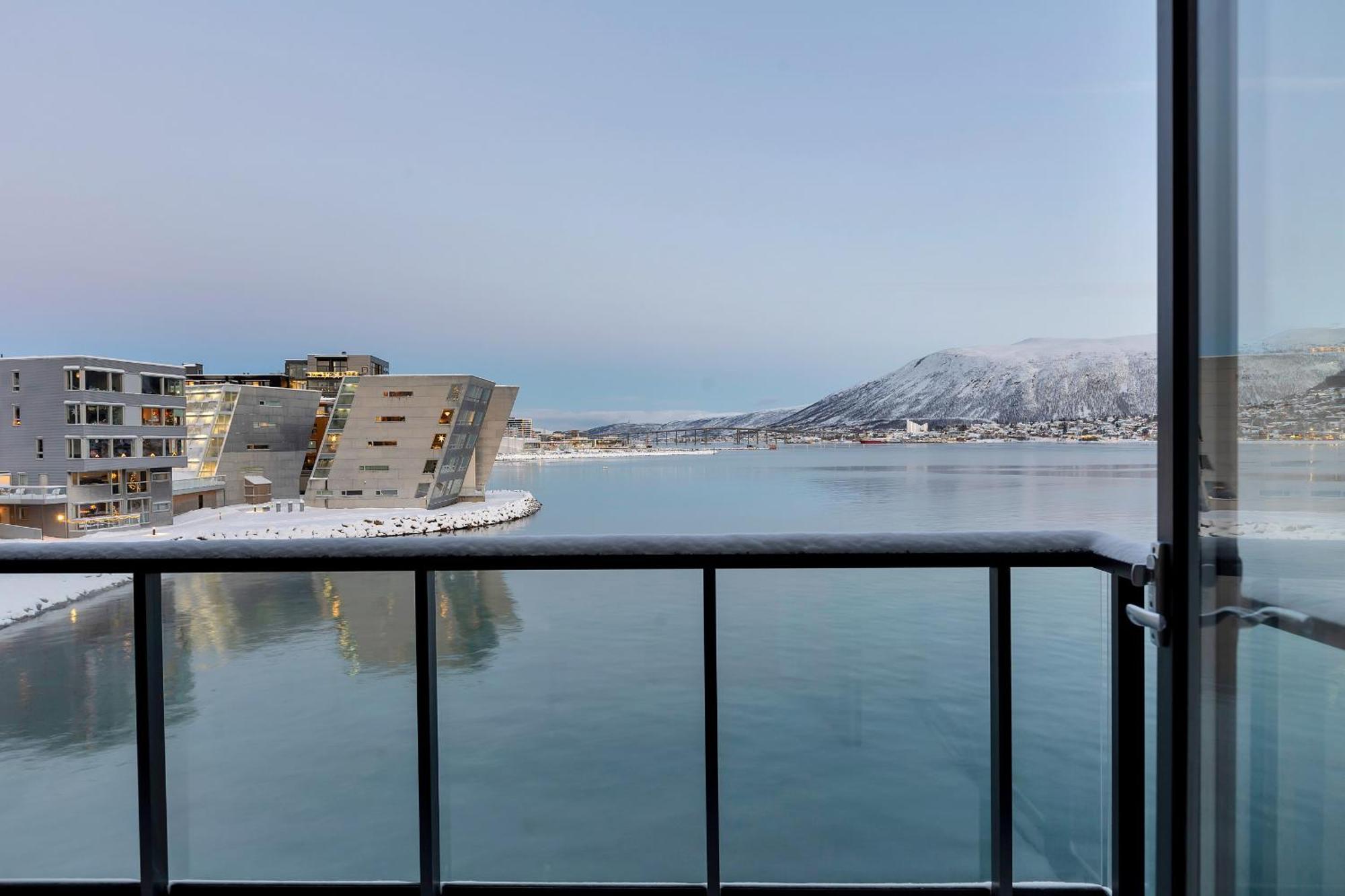 Moderne Pa Ytre Strandkanten Apartment